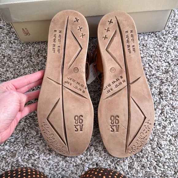 A.S.98 Hera’s Path Sandals, Size 40, Tan with Metal Embellishments. GENTLY used. - Picture 8 of 9
